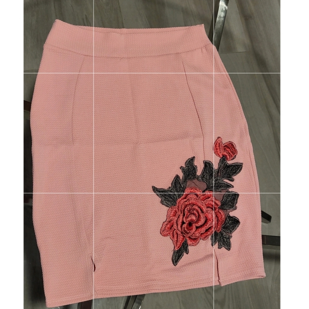 Pink skirt with rose, size S